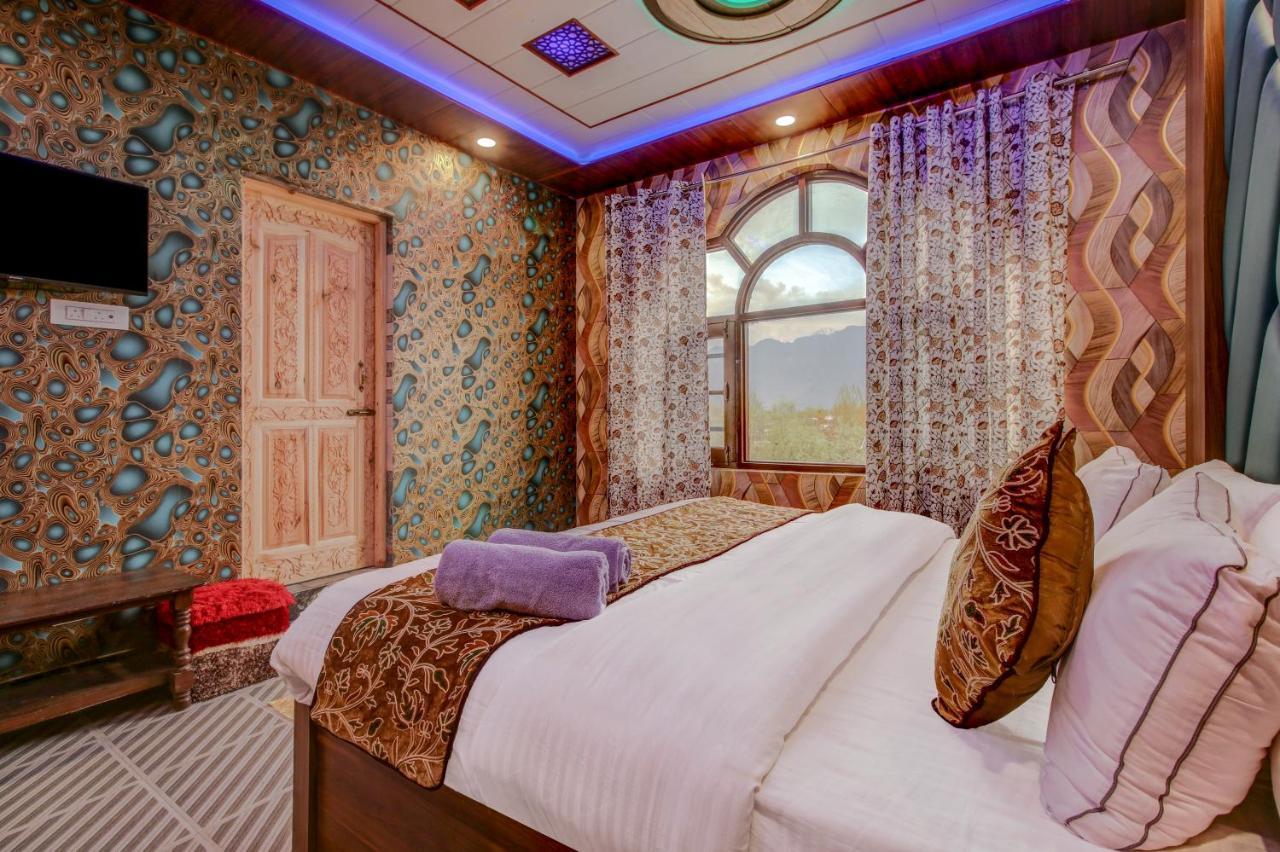 Hotel Royal Hameed Srinagar  Exterior photo